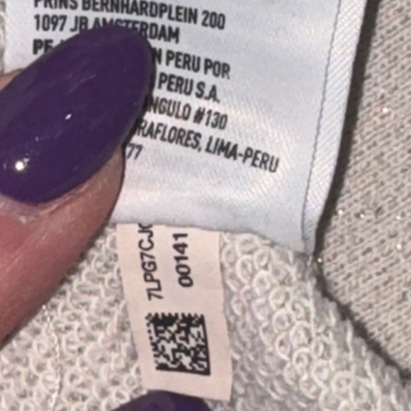 American Eagle Outfitters Cream and Gold Sparkle Crewneck sweatshirt size L - Picture 9 of 9